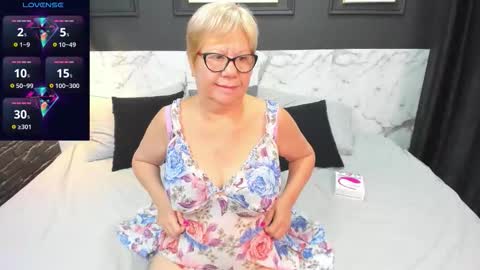 Snapshot of jill_mild chatting on September 16, 2025, 8:32 pm Jill online show from September 16, 2025, 8:32 pm