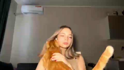 Steff online show from November 11, 2025, 8:14 am