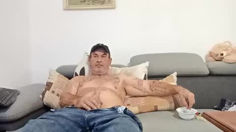 Snapshot of jirkasoukr chatting on November 12, 2025, 12:27 pm jirkasoukr online show from November 12, 2025, 12:27 pm