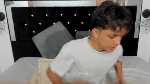 Snapshot of jisus_cat chatting on November 17, 2025, 8:47 pm Jisus online show from November 17, 2025, 8:47 pm