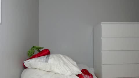 Jiwoo online show from December 14, 2025, 11:53 pm