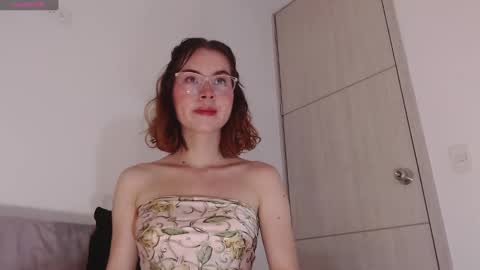 Snapshot of joan_didion chatting on December 10, 2024, 5:39 am Joan Didion online show from December 10, 2024, 5:39 am