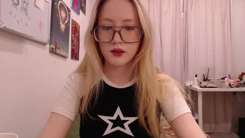 joan_kiss online show from November 14, 2025, 8:02 am