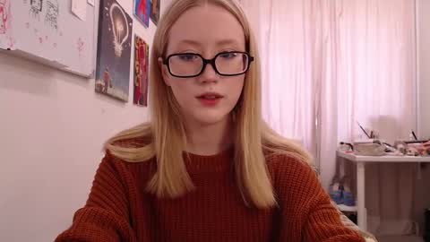 joan_kiss online show from November 19, 2025, 7:41 am