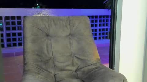 JOAN SAENZ online show from January 7, 2025, 1:06 am