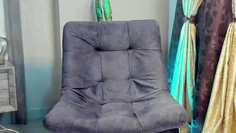 JOAN SAENZ online show from February 26, 2025, 11:52 am