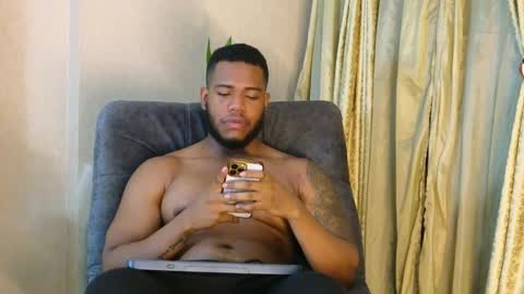 JOAN SAENZ online show from September 25, 2025, 3:32 am