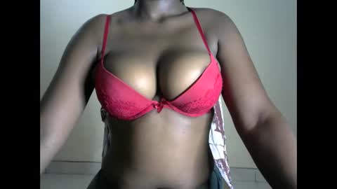Snapshot of joankein_255 chatting on February 28, 2025, 4:32 am varl online show from February 28, 2025, 4:32 am