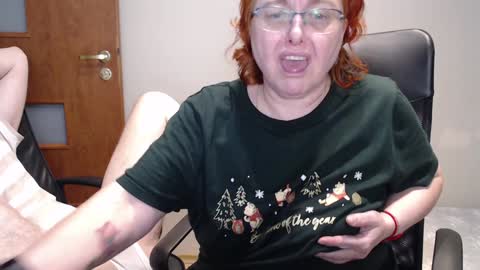 Snapshot of joannaandneighbour chatting on December 26, 2024, 6:43 pm Joanna and Greg online show from December 26, 2024, 6:43 pm