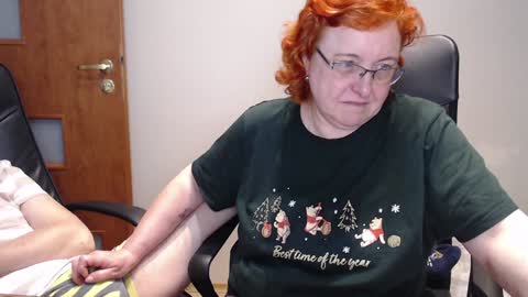 Snapshot of joannaandneighbour chatting on December 29, 2024, 11:40 am Joanna and Greg online show from December 29, 2024, 11:40 am