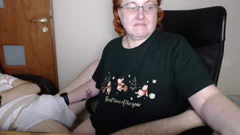 Snapshot of joannaandneighbour chatting on December 30, 2024, 3:57 pm Joanna and Greg online show from December 30, 2024, 3:57 pm