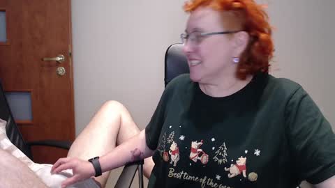 Snapshot of joannaandneighbour chatting on December 30, 2024, 8:47 pm Joanna and Greg online show from December 30, 2024, 8:47 pm