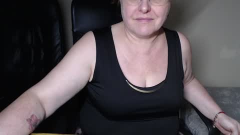 Snapshot of joannaandneighbour chatting on January 18, 2025, 11:43 am Joanna and Greg online show from January 18, 2025, 11:43 am