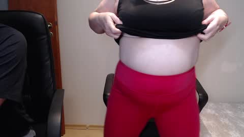 Snapshot of joannaandneighbour chatting on January 21, 2025, 1:43 pm Joanna and Greg online show from January 21, 2025, 1:43 pm