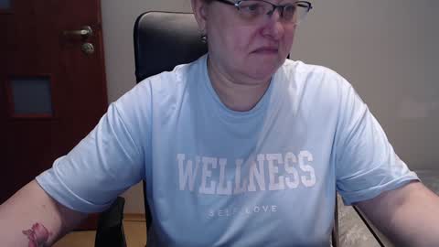 Snapshot of joannaandneighbour chatting on January 31, 2025, 8:32 am Joanna and Greg online show from January 31, 2025, 8:32 am