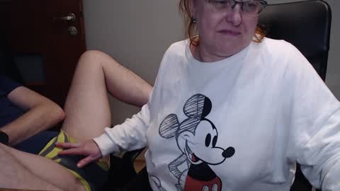 Snapshot of joannaandneighbour chatting on February 7, 2025, 5:51 pm Joanna and Greg online show from February 7, 2025, 5:51 pm