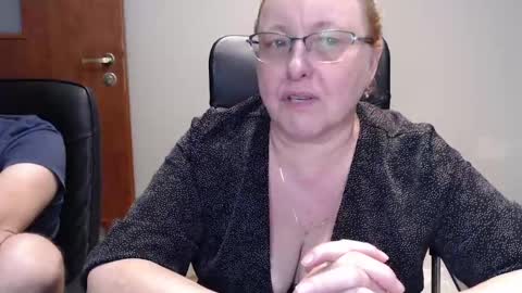 Snapshot of joannaandneighbour chatting on February 9, 2025, 11:14 am Joanna and Greg online show from February 9, 2025, 11:14 am