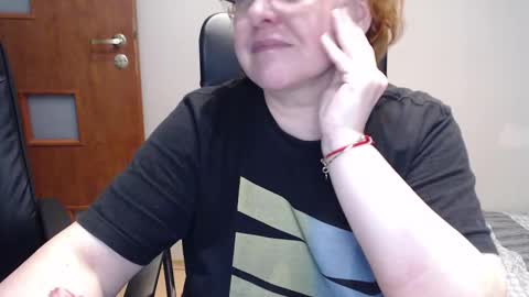 Snapshot of joannaandneighbour chatting on February 17, 2025, 11:34 am Joanna and Greg online show from February 17, 2025, 11:34 am