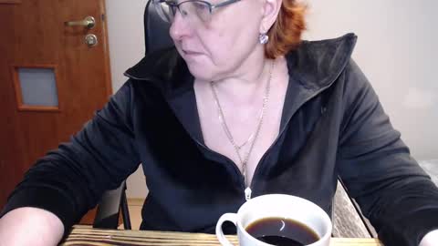 Snapshot of joannaandneighbour chatting on February 25, 2025, 2:33 pm Joanna and Greg online show from February 25, 2025, 2:33 pm