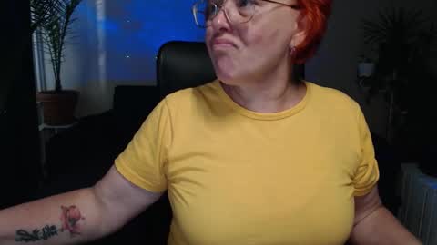 Snapshot of joannaandneighbour chatting on September 11, 2025, 6:13 am Joanna and Greg online show from September 11, 2025, 6:13 am