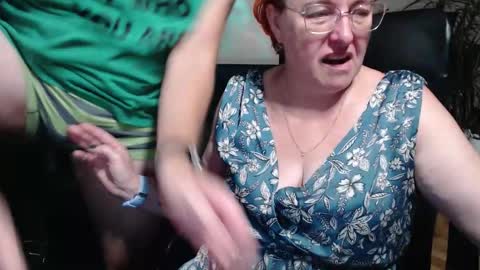 Snapshot of joannaandneighbour chatting on October 10, 2025, 8:02 am Joanna and Greg online show from October 10, 2025, 8:02 am