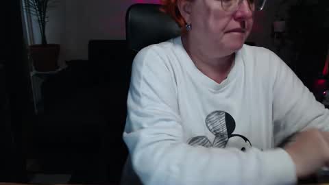 Snapshot of joannaandneighbour chatting on October 17, 2025, 8:17 am Joanna and Greg online show from October 17, 2025, 8:17 am