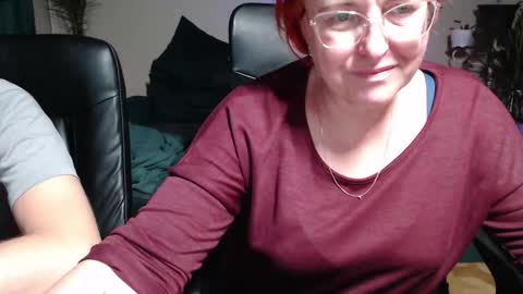 Snapshot of joannaandneighbour chatting on October 20, 2025, 7:25 pm Joanna and Greg online show from October 20, 2025, 7:25 pm