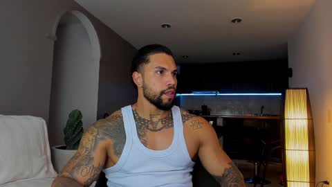 joe_esthetic online show from February 4, 2025, 11:27 pm