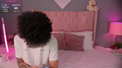 Emma  Joe online show from December 15, 2025, 1:32 am