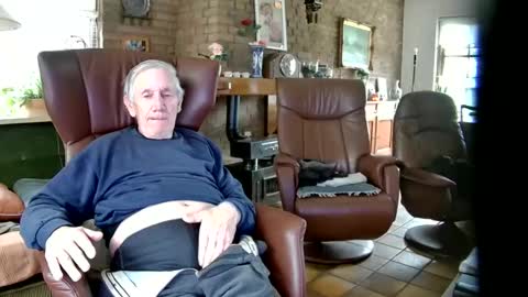 Snapshot of johan7_heet chatting on December 17, 2024, 11:06 am johan7 heet online show from December 17, 2024, 11:06 am