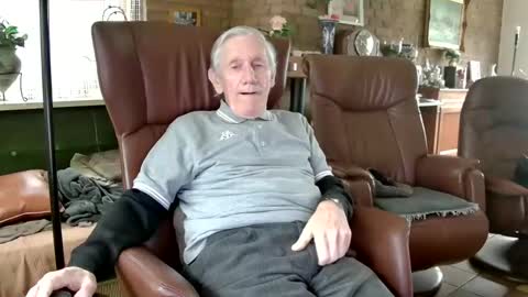 Snapshot of johan7_heet chatting on January 17, 2025, 1:13 pm johan7 heet online show from January 17, 2025, 1:13 pm