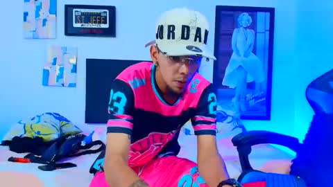 Snapshot of johan_and_antonella chatting on November 21, 2025, 2:10 am johan_and_antonella online show from November 21, 2025, 2:10 am