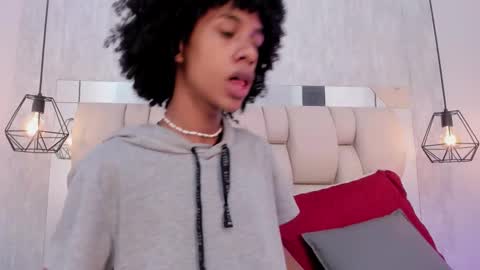 Snapshot of johan_gz_ chatting on September 19, 2025, 11:55 am Johan online show from September 19, 2025, 11:55 am