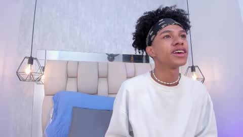 Snapshot of johan_gz_ chatting on October 8, 2025, 11:52 am Johan online show from October 8, 2025, 11:52 am