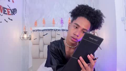 Snapshot of johan_gz_ chatting on October 10, 2025, 12:37 pm Johan online show from October 10, 2025, 12:37 pm