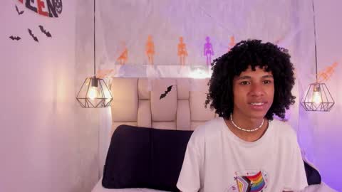 Snapshot of johan_gz_ chatting on October 22, 2025, 11:32 am Johan online show from October 22, 2025, 11:32 am