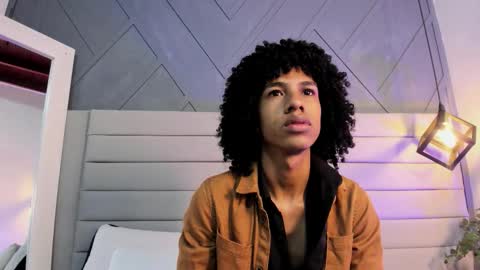 Snapshot of johan_gz_ chatting on November 6, 2025, 11:55 am Johan online show from November 6, 2025, 11:55 am