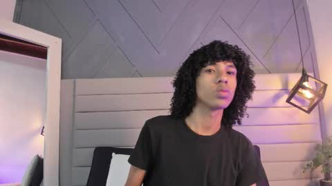 Snapshot of johan_gz_ chatting on November 8, 2025, 11:32 am Johan online show from November 8, 2025, 11:32 am