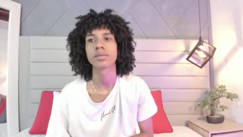 Snapshot of johan_gz_ chatting on November 11, 2025, 11:21 am Johan online show from November 11, 2025, 11:21 am