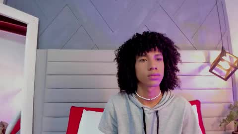 Snapshot of johan_gz_ chatting on November 15, 2025, 11:40 am Johan online show from November 15, 2025, 11:40 am