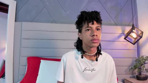 Snapshot of johan_gz_ chatting on November 22, 2025, 11:42 am Johan online show from November 22, 2025, 11:42 am