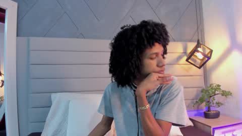 Snapshot of johan_gz_ chatting on November 26, 2025, 11:44 am Johan online show from November 26, 2025, 11:44 am