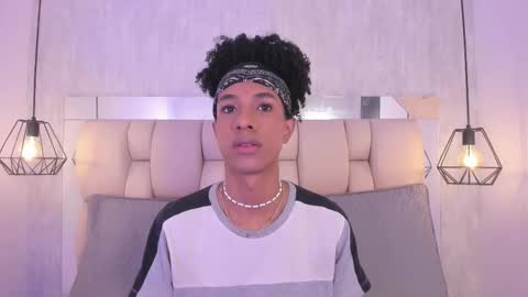 Snapshot of johan_gz_ chatting on December 2, 2025, 11:37 am Johan online show from December 2, 2025, 11:37 am