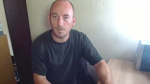 Snapshot of johanbarker chatting on October 28, 2025, 12:41 pm Johan online show from October 28, 2025, 12:41 pm