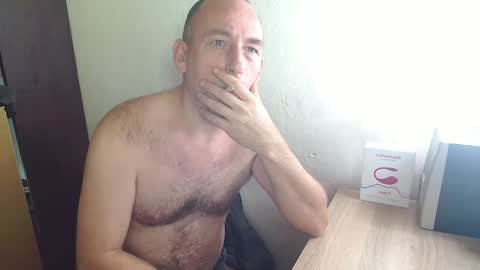 Snapshot of johanbarker chatting on November 14, 2025, 1:54 pm Johan online show from November 14, 2025, 1:54 pm