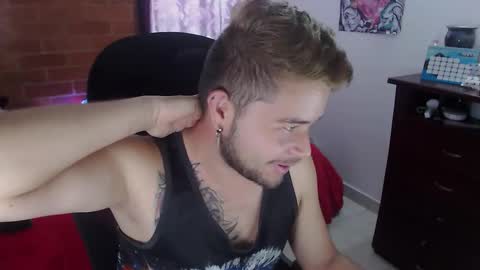 JOHAN independient model online show from October 28, 2025, 1:14 pm