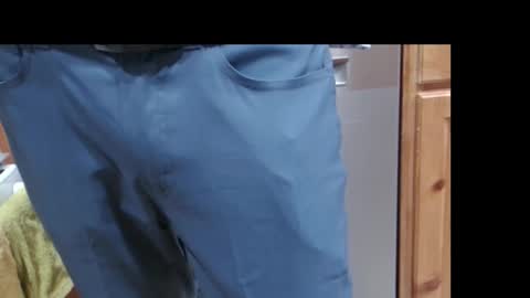 Snapshot of johhnyt chatting on December 14, 2025, 2:28 am Busy working so not reading comments sorry online show from December 14, 2025, 2:28 am