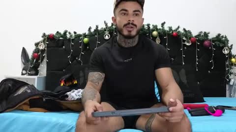 Snapshot of john_and_louis chatting on December 26, 2024, 11:10 am John online show from December 26, 2024, 11:10 am