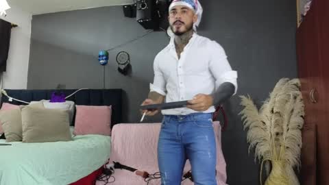 Snapshot of john_and_louis chatting on January 28, 2025, 11:17 am John online show from January 28, 2025, 11:17 am