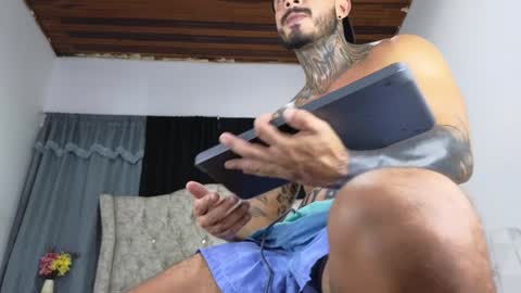 Snapshot of john_and_louis chatting on February 6, 2025, 5:51 pm John online show from February 6, 2025, 5:51 pm